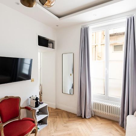Paris Eiffel Apartment Exterior photo